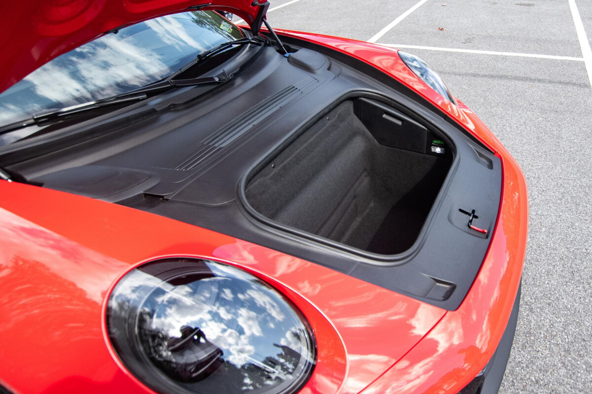 [신차사진] 2026 포르쉐 911 카레라 4 GTS 쿠페 썸네일