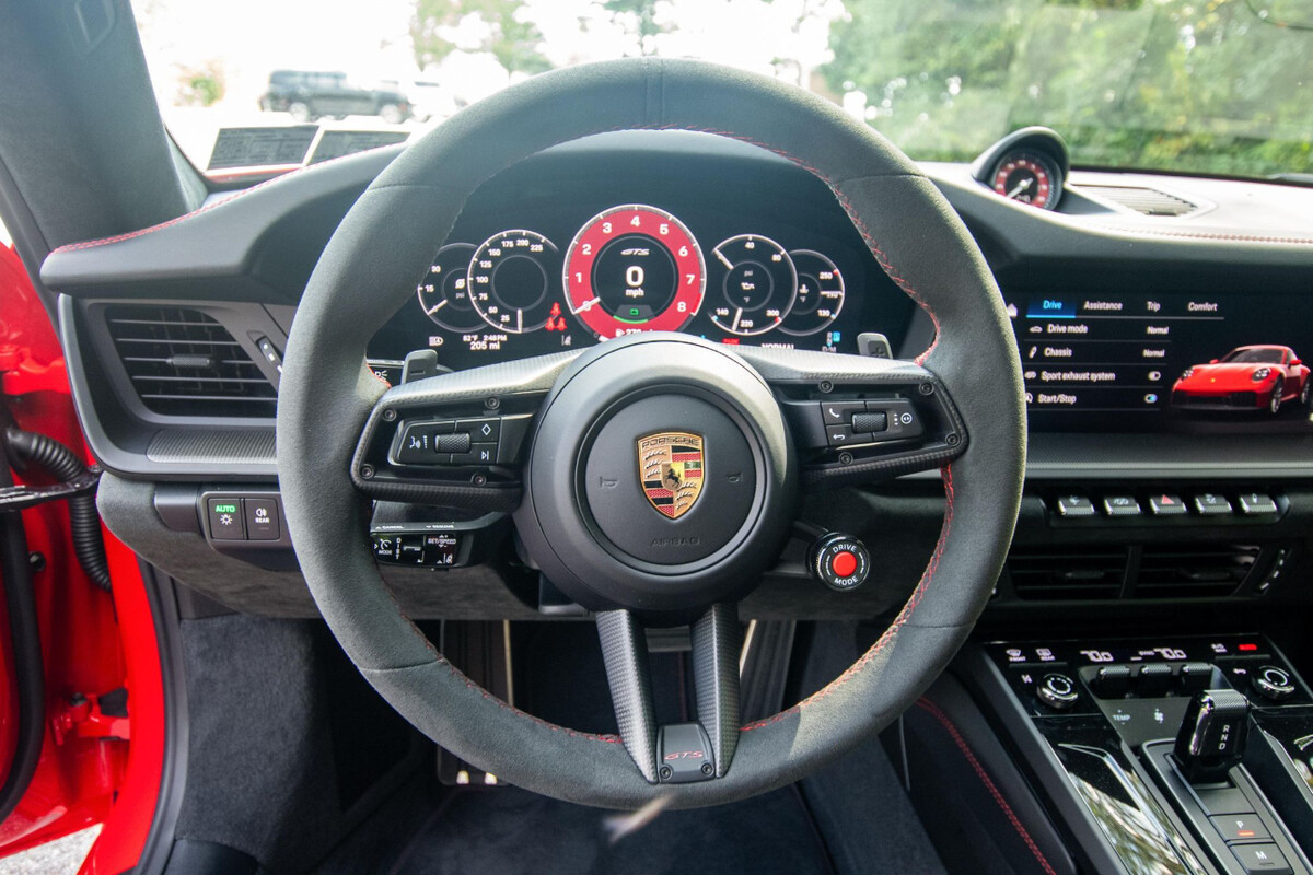 [신차사진] 2026 포르쉐 911 카레라 4 GTS 쿠페 썸네일