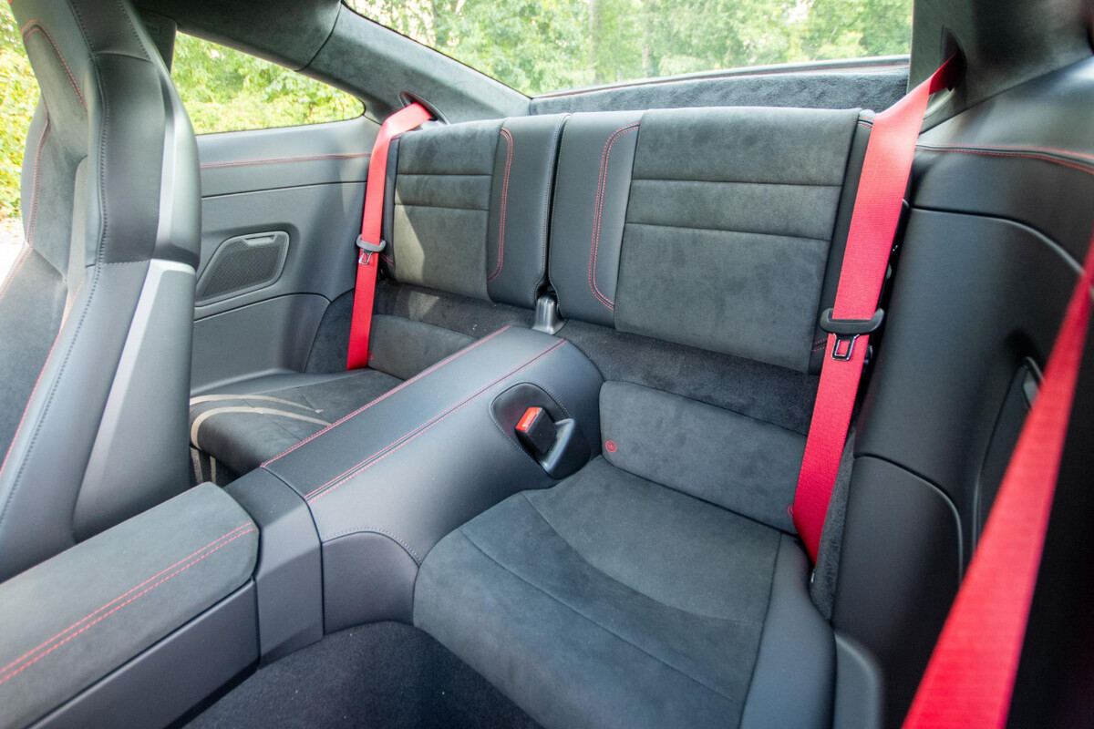 [신차사진] 2026 포르쉐 911 카레라 4 GTS 쿠페 썸네일