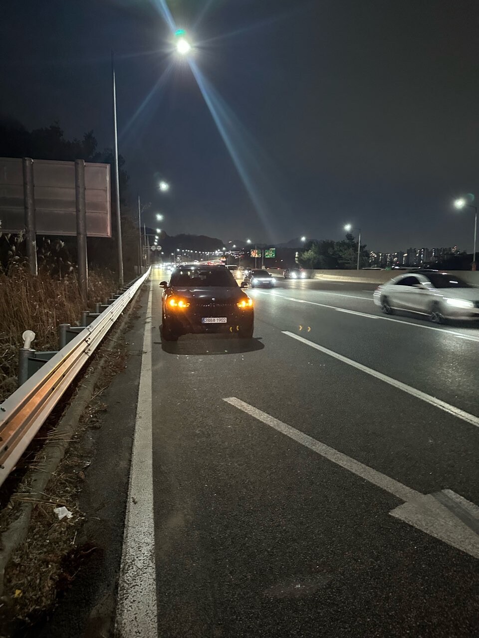 고속도로 낙하물 피해는 보상받기가 힘들겟죠?? 게시글 썸네일