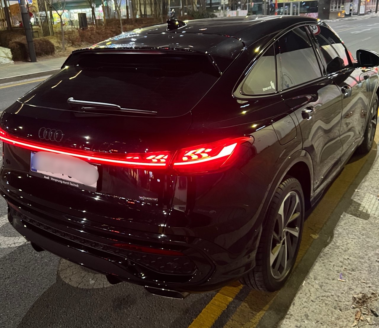 Q5 45tfsi S라인 스포트백 썸네일 이미지