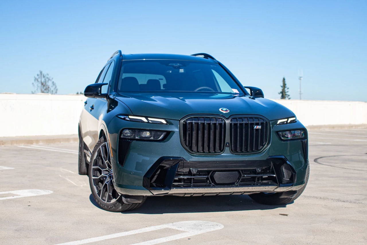 [신차사진] 2026 BMW X7 M60i 오로라 다이아몬드 그린 게시글 썸네일