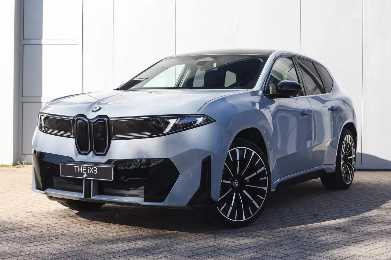 [신차사진] BMW iX3 50 M스포츠 프로 브루클린 그레이 게시글 썸네일