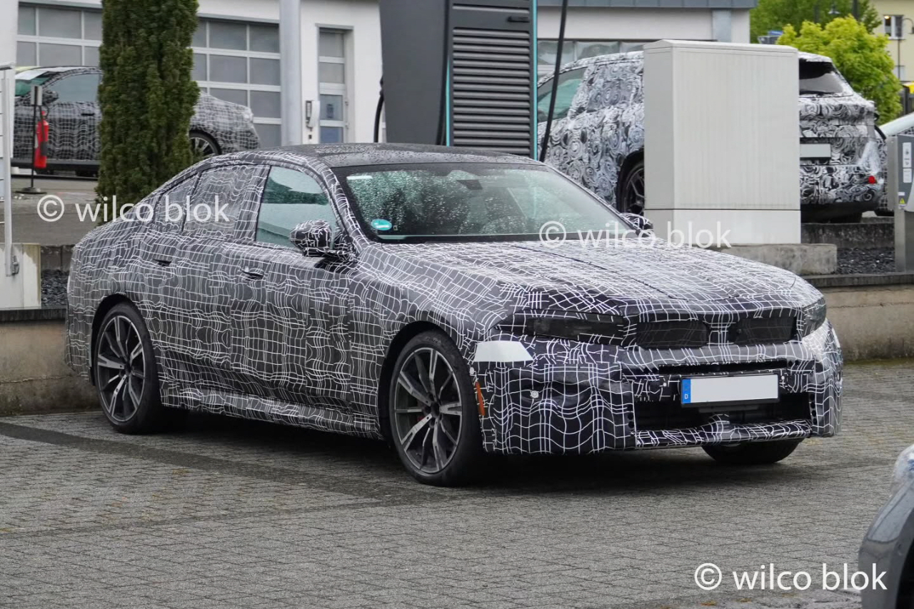 BMW 5시리즈 페이스리프트 LCI 스파이샷 업데이트 게시글 썸네일