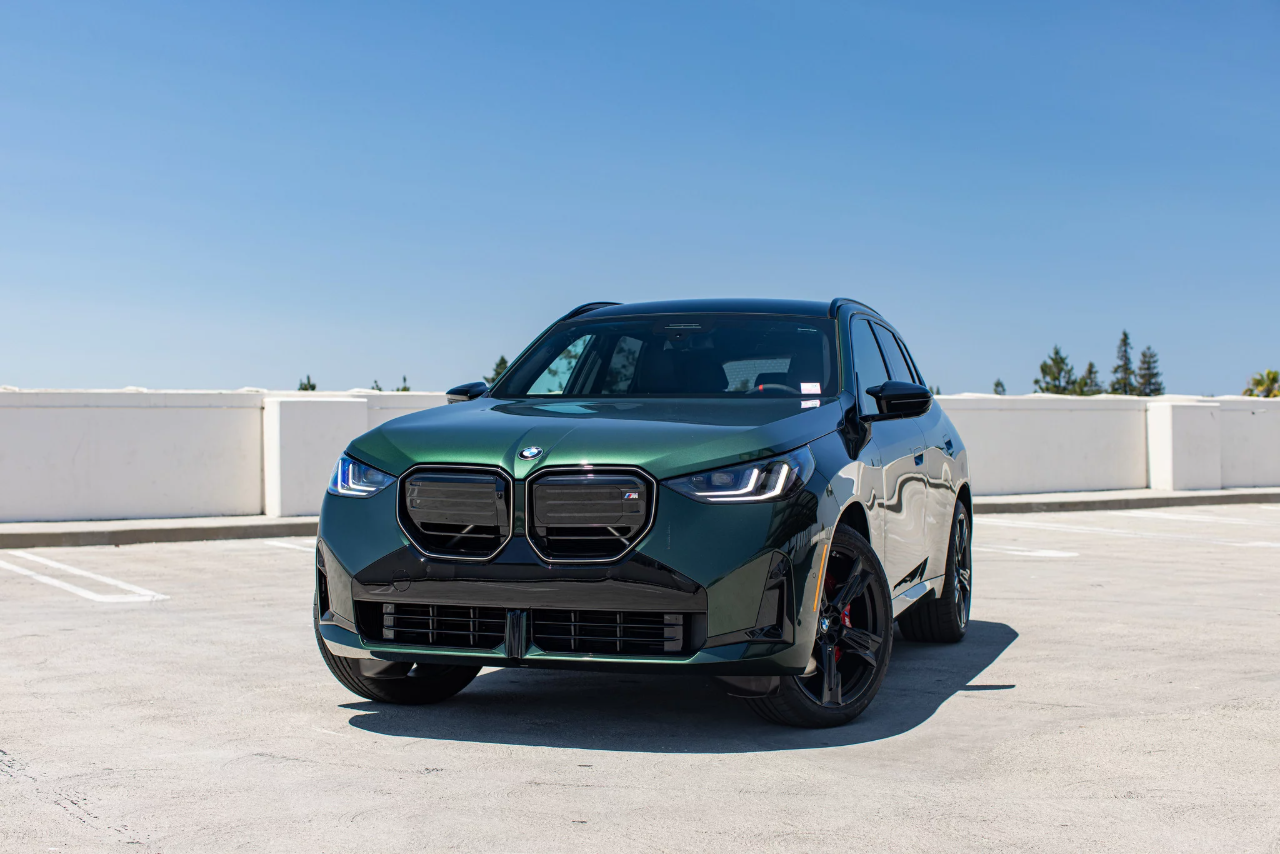 [신차사진] 2026 BMW X3 M50 딥 씨 그린 (인디비주얼 페인트)  게시글 썸네일