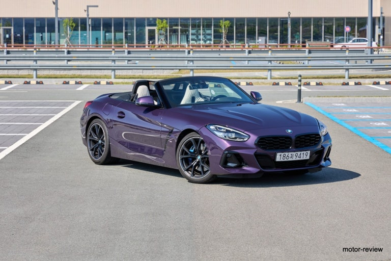 bmw z4 20i는 스포츠카 vs 패션카 게시글 썸네일