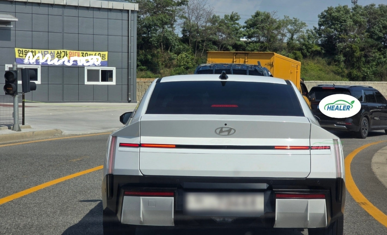 아반떼 풀체인지 공도 실사ㅎ 게시글 썸네일