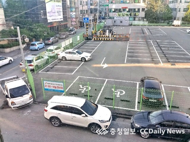 한국의 진짜 이상한 주차 문화 게시글 썸네일