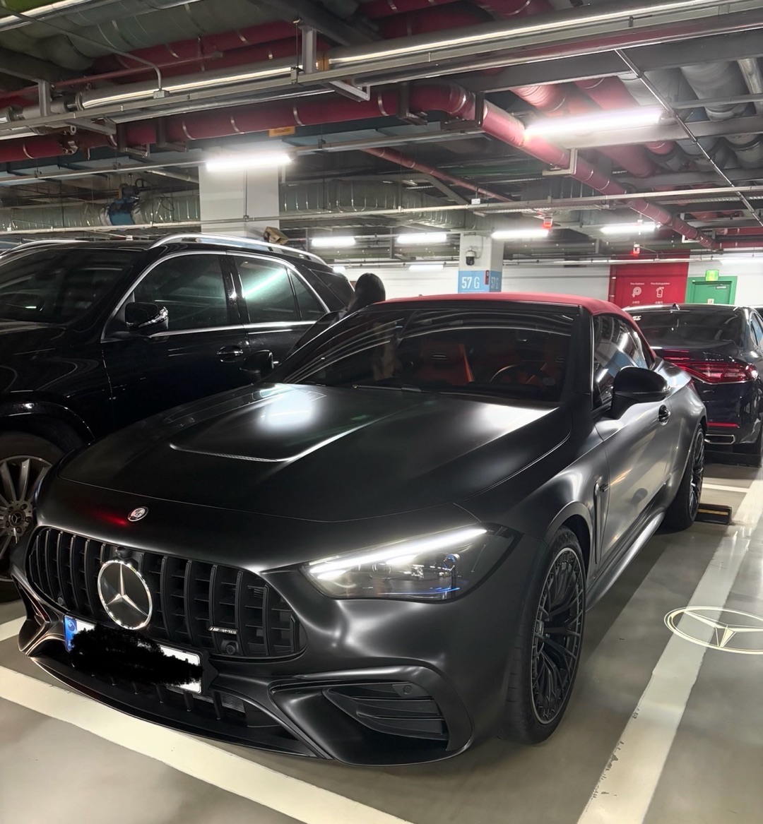 첫 AMG, 현시점 벤츠 디자인 탑티어 썸네일 이미지