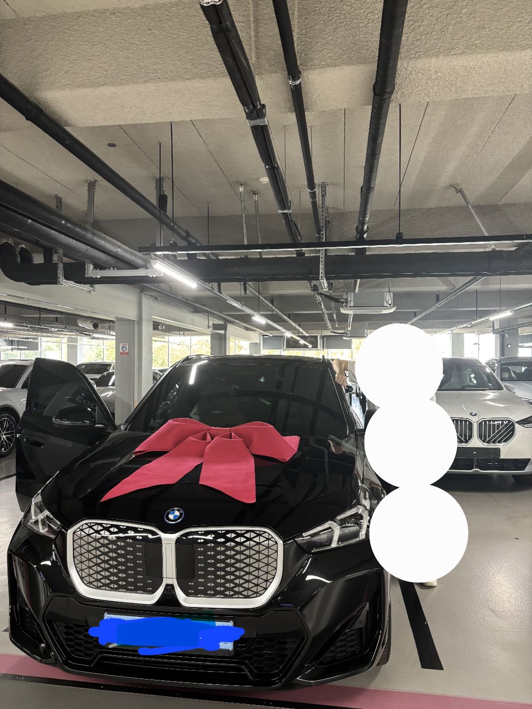 ix1 edrive 20 msp 검정 카스타니아 26년식! 연식 변경 전 뽑았습니다! 썸네일 이미지