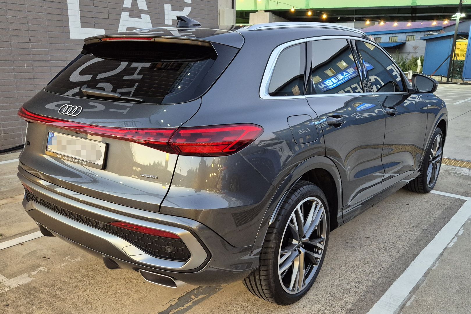 다들 좋다고 추천하지만 타는 사람은 안보이는 아우디 audi Q5 리뷰 썸네일 이미지
