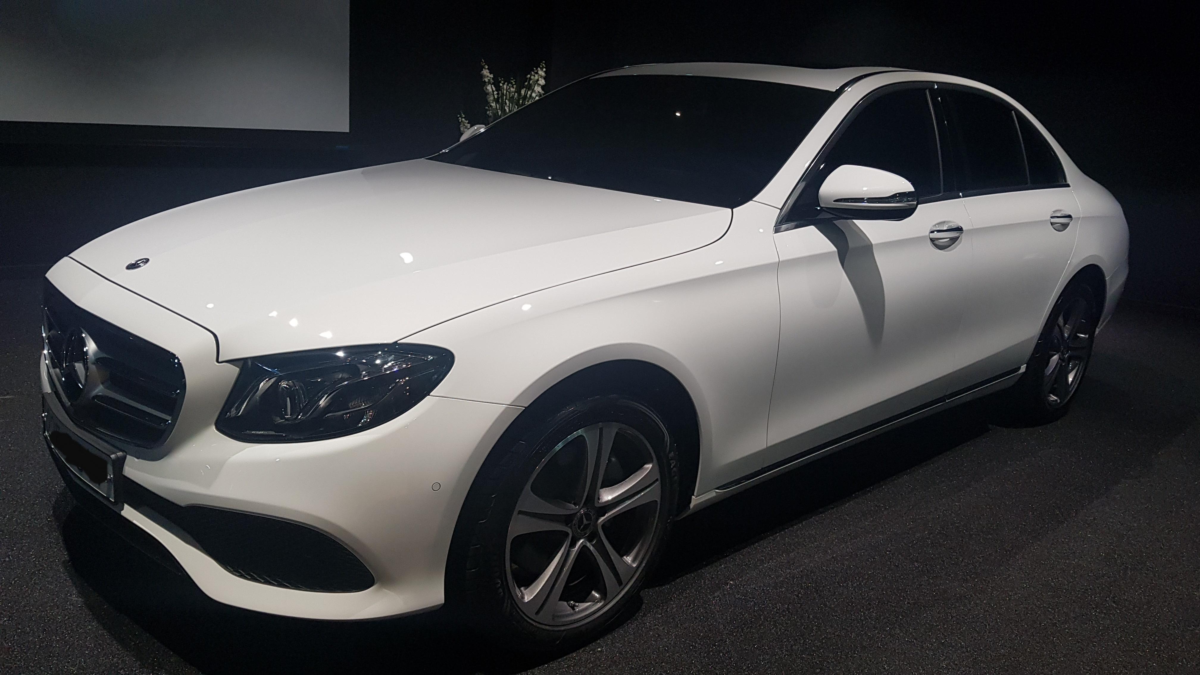 벤츠 E-클래스 E 220d 아방가르드 게시글 썸네일