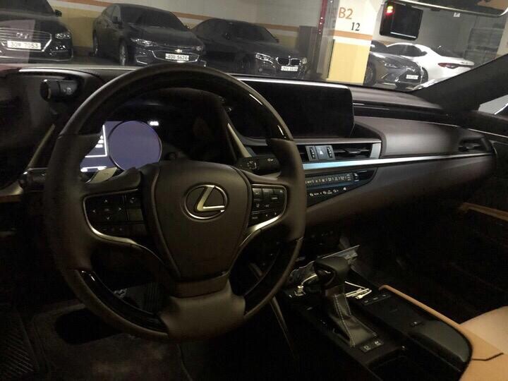 렉서스 ES 300h 럭셔리 이미지1
