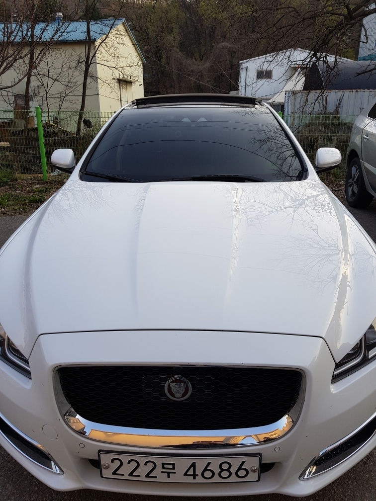 재규어 XJ 50주년 3.0D LWB 게시글 썸네일