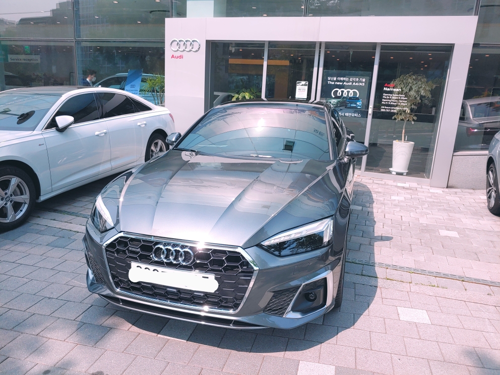 아우디 A5 45 TFSI 콰트로 프리미엄 스포츠백 썸네일 이미지