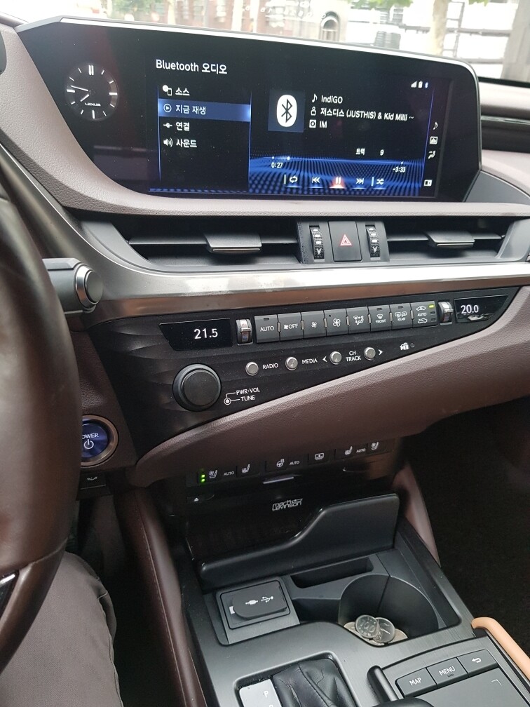 렉서스 ES 300h 이그제큐티브 이미지4