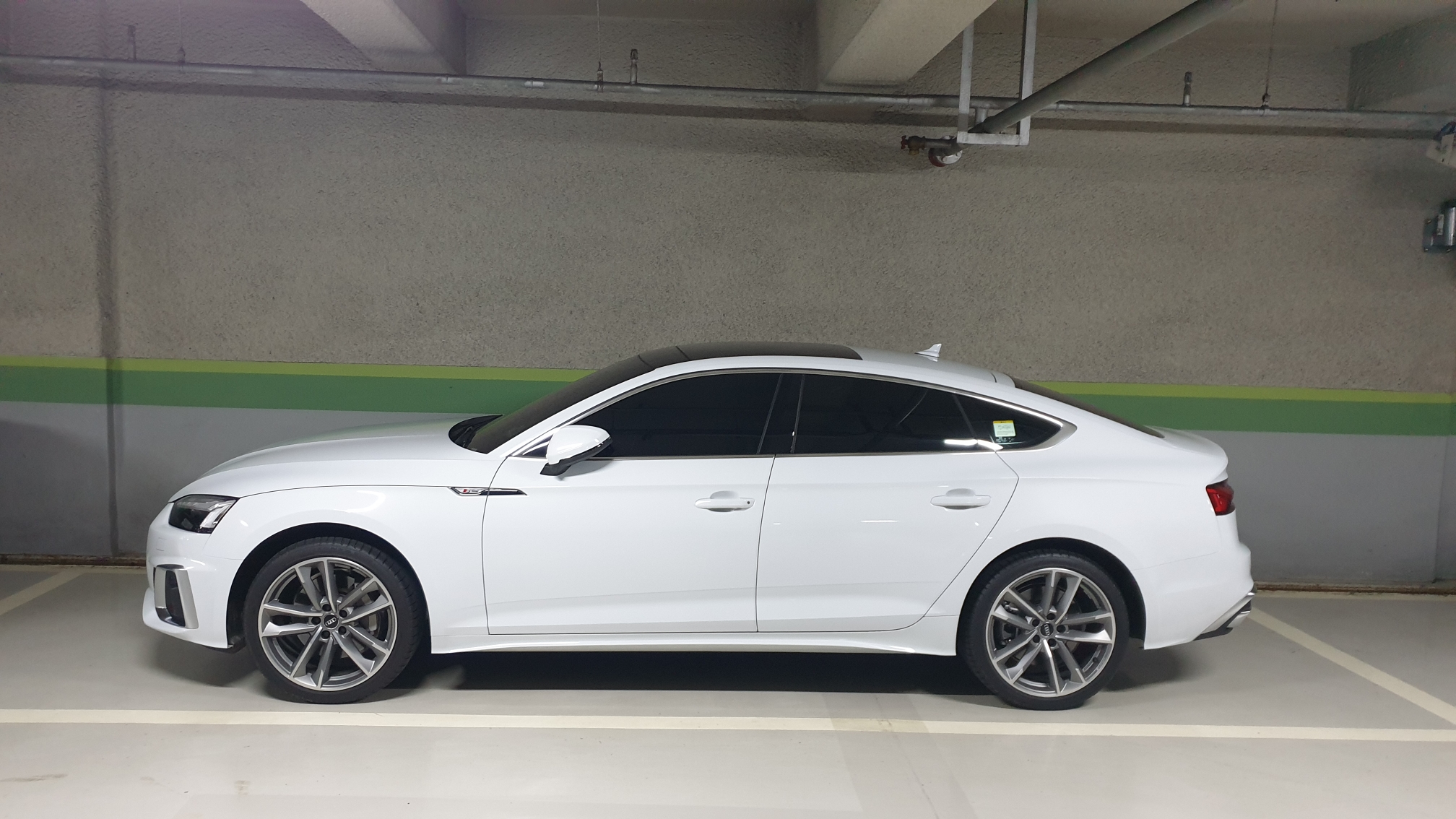 아우디 A5 45 TFSI 콰트로 프리미엄 스포츠백 썸네일 이미지