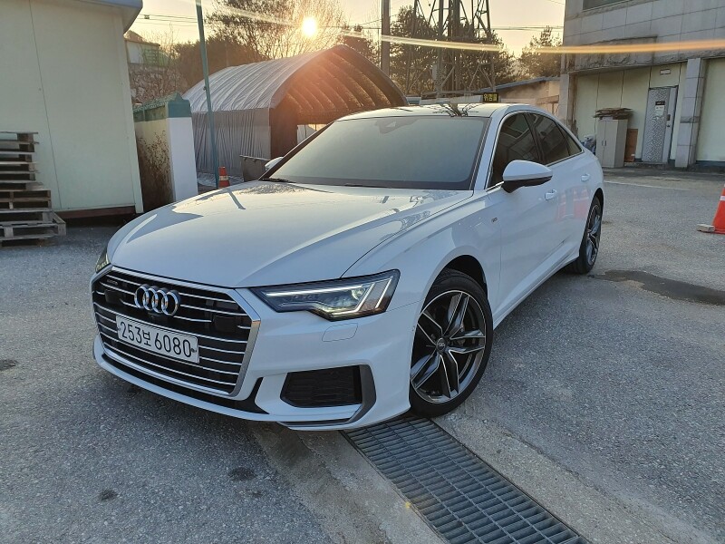 A6 45TFSI 화이트VS블랙 이미지1