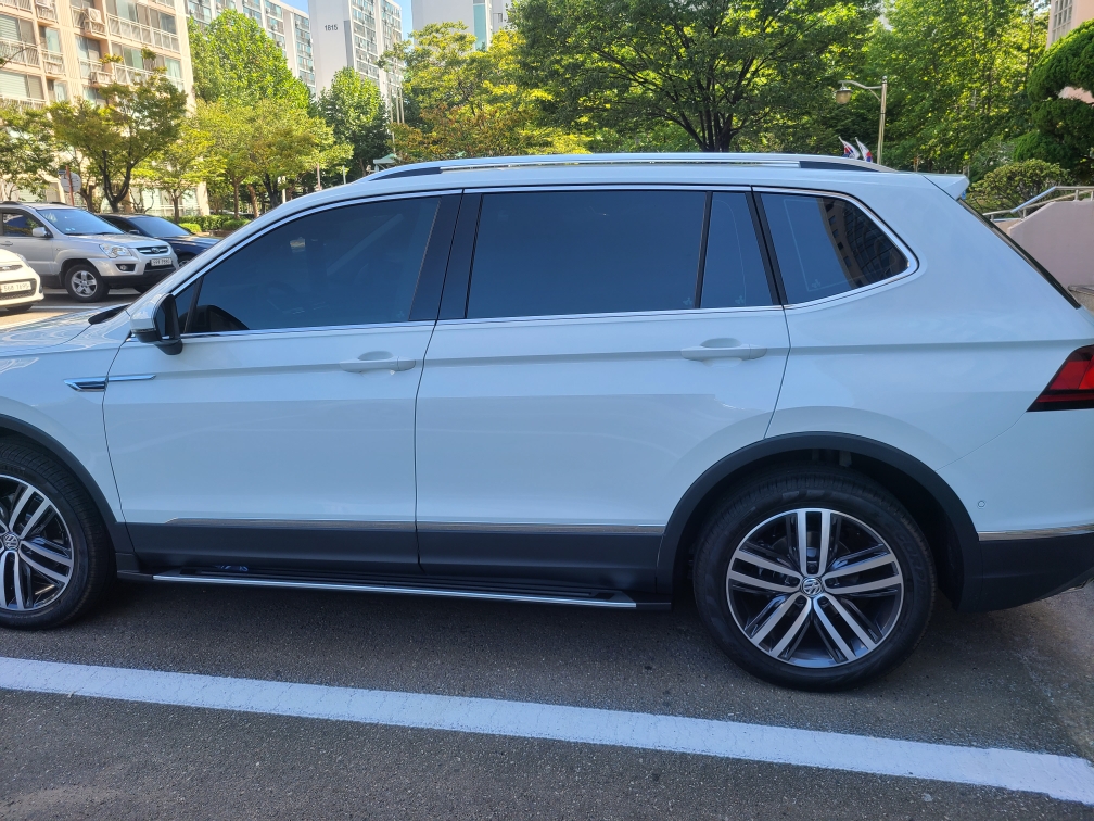 폭스바겐 티구안 2.0 TDI 프레스티지 올스페이스 썸네일 이미지
