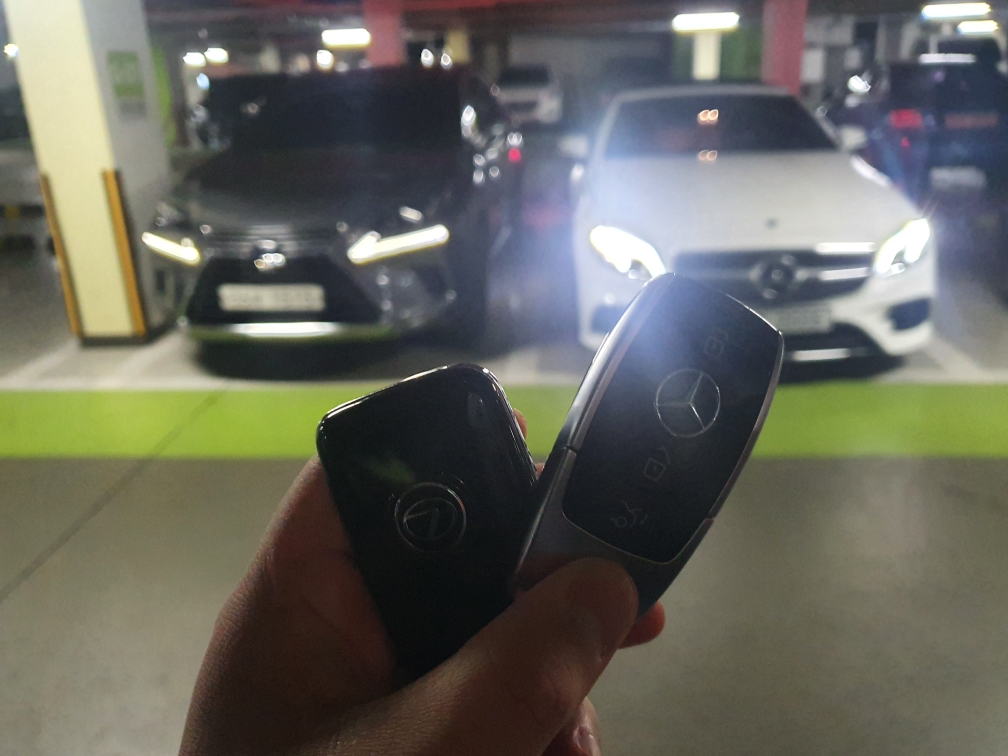 벤츠 E-클래스 E 220d 카브리올레 게시글 썸네일