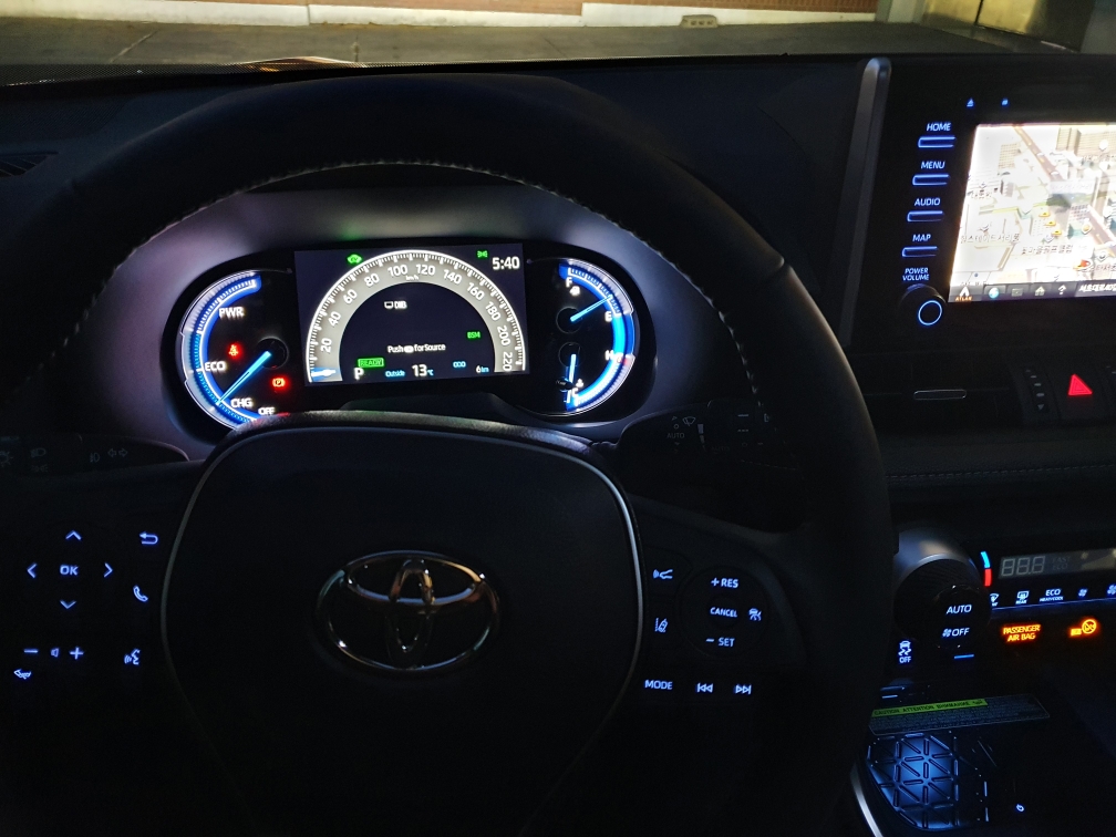 토요타 RAV4 하이브리드 AWD 썸네일 이미지