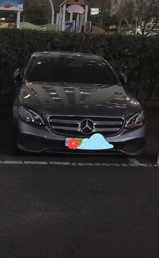 벤츠 E-클래스 E 300 아방가르드 게시글 썸네일