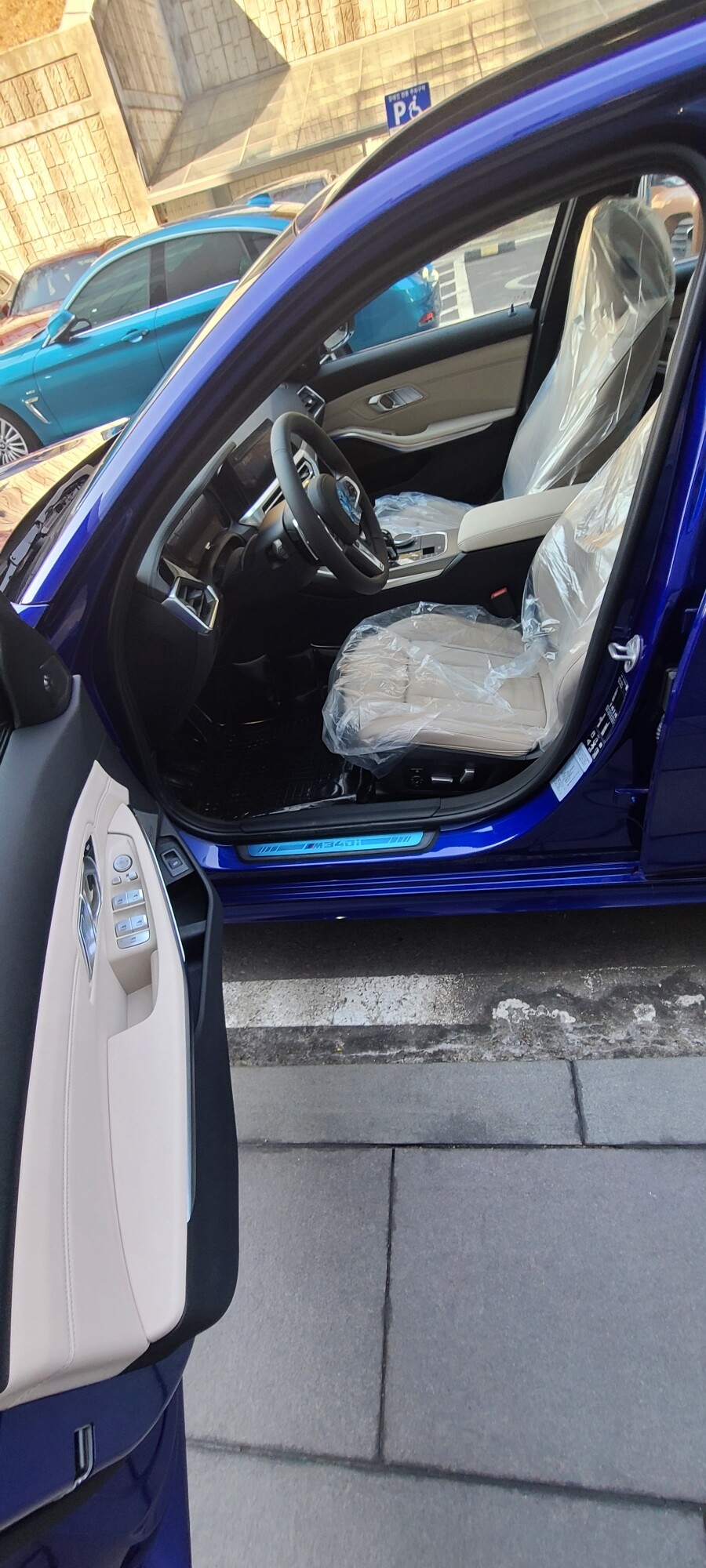 BMW 3시리즈 투어링 M340i 투어링 xDrive 산 마리노 블루 에디션 이미지2