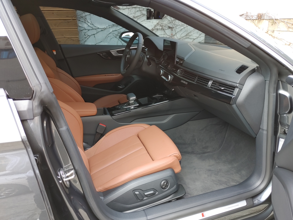 아우디 A5 45 TFSI 콰트로 프리미엄 스포츠백 썸네일 이미지