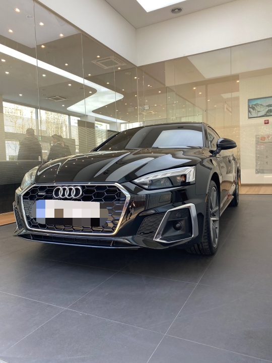 아우디 A5 45 TFSI 콰트로 프리미엄 스포츠백 썸네일 이미지