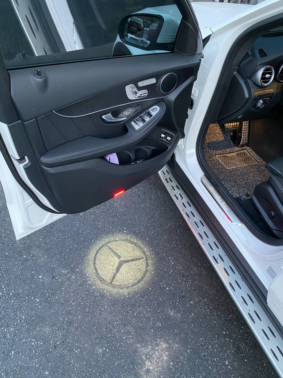 벤츠 GLC-클래스 GLC 300e 4MATIC 쿠페 이미지4