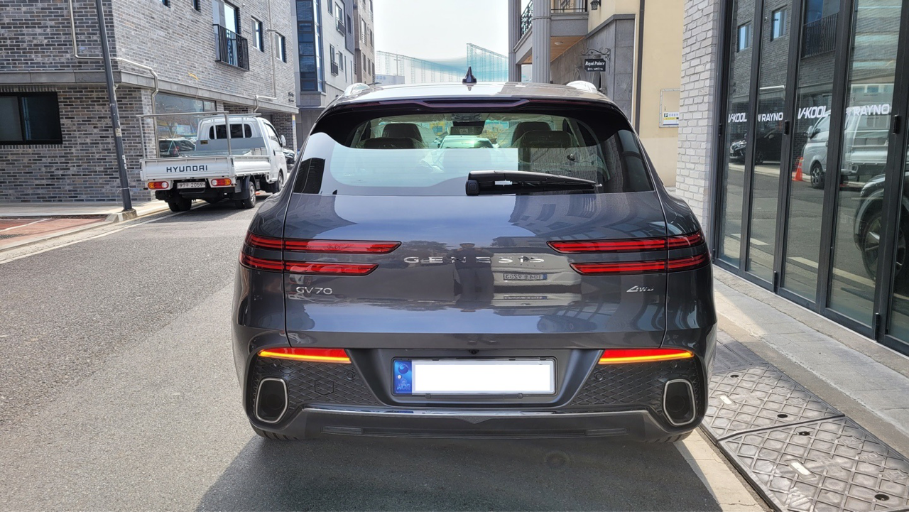 제네시스 GV70 가솔린 2.5 터보 AWD 파퓰러II 패키지 썸네일 이미지